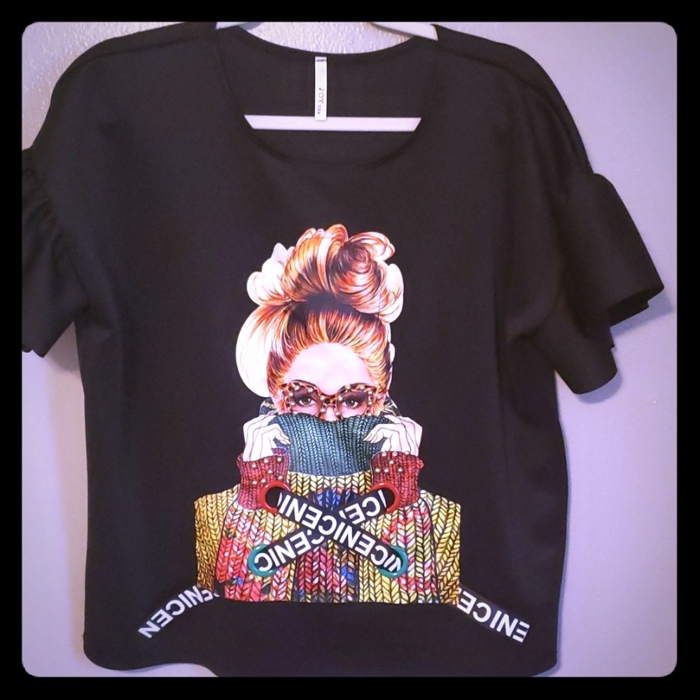 Black ruffel sleeve top